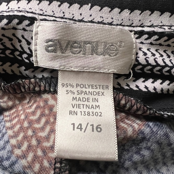 Long skirt - like new! Perfect condition. - Picture 4 of 6